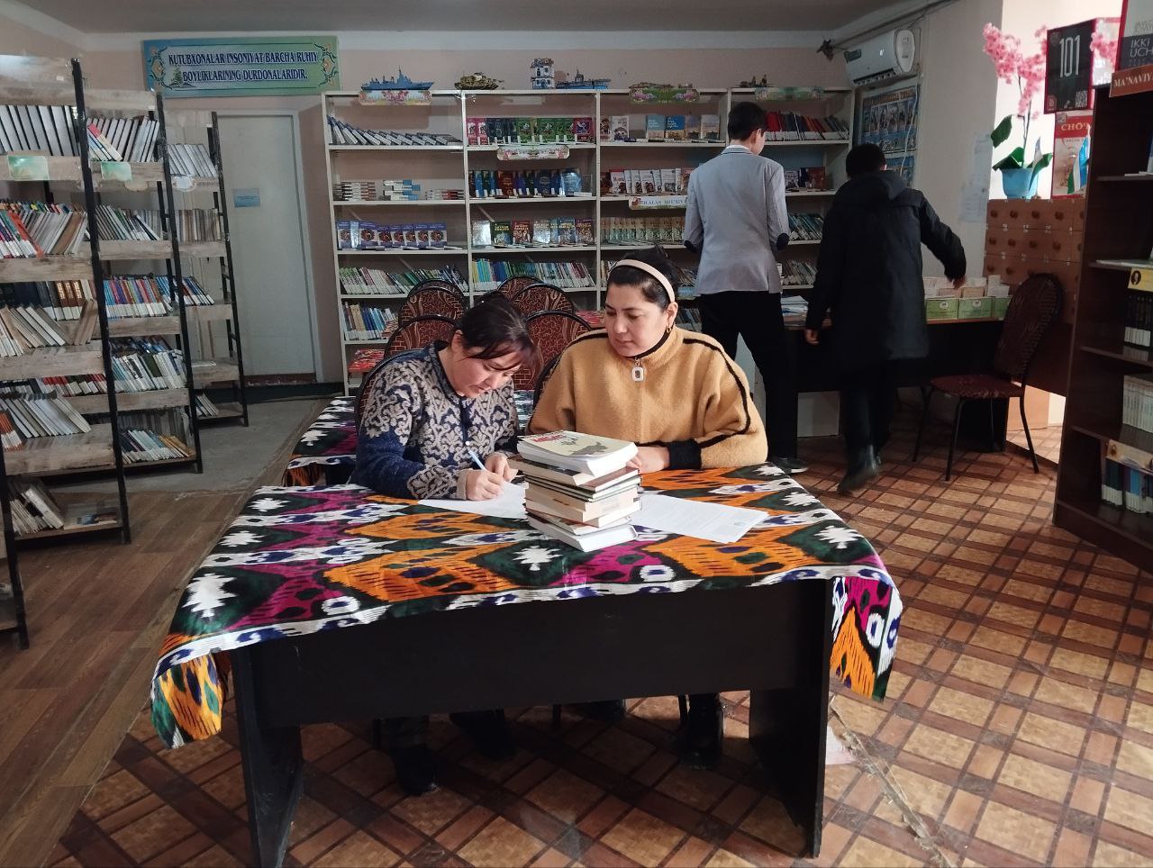 "Koʼchma kutubxona"