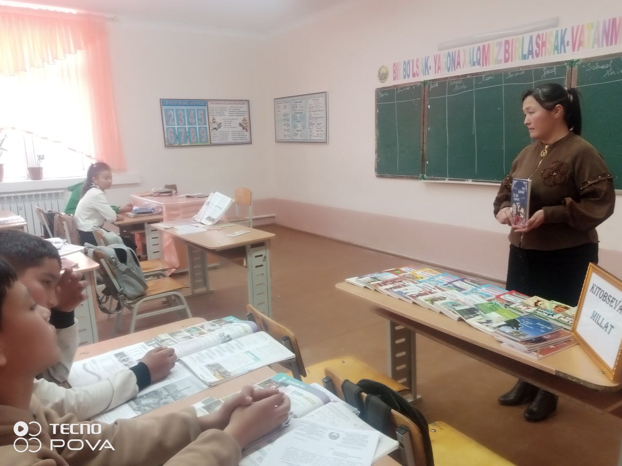 "Kitobsevar millat"  shiori ostida  “Kitob qalbni yoritar” nomli davra suhbati o'tkazildi.