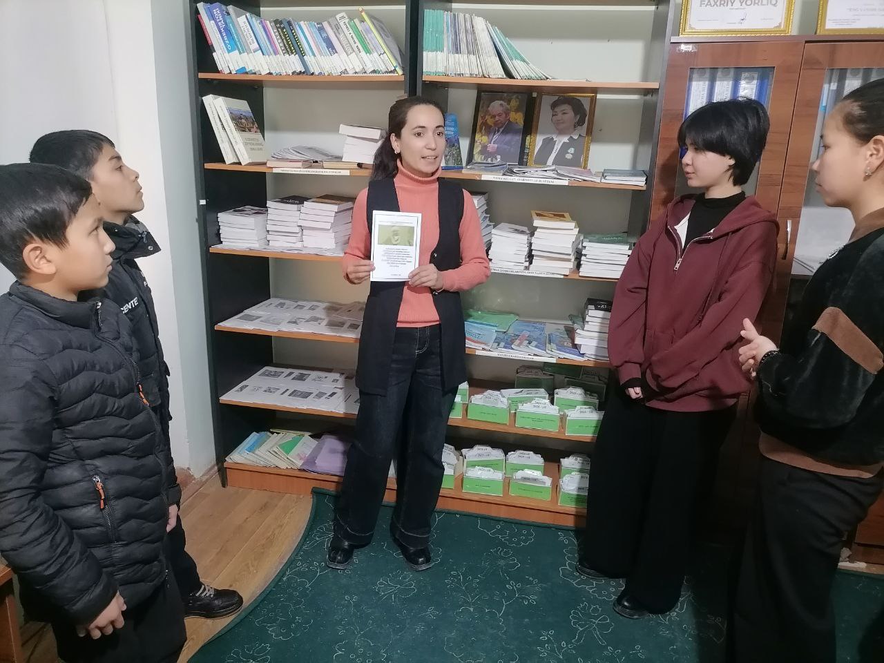 "Kutubxona-ibratxona" nomli  kutubxona bo‘ylab sayohat